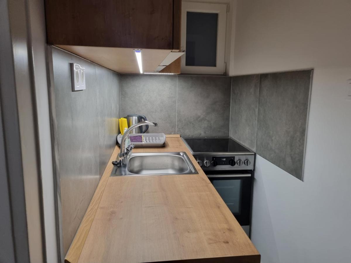Downtown Studio Apartman Pécs Esterno foto